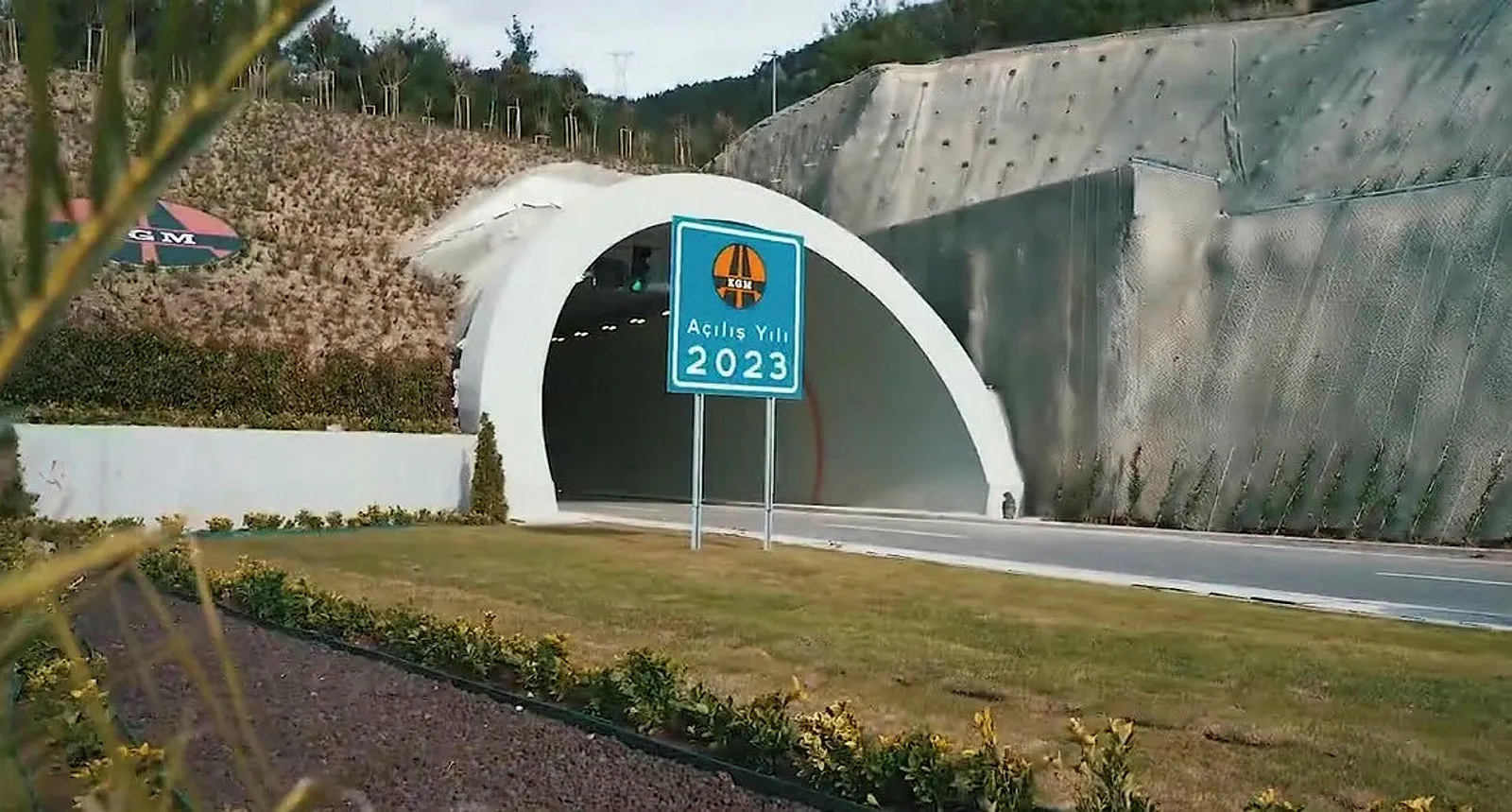 Türkiye'nin 4 bölgesini birbirine bağlayacak! Ulaştırma ve Altyapı Bakanı Adil Karaismailoğlu'ndan Honaz Tüneli paylaşımı