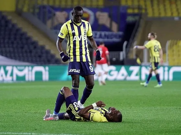 Emre Belözoğlu geldi Valencia golleri sıraladı - 7