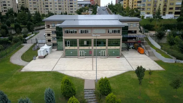 zorbalikta-zirve-ibb-binlerce-basaksehirlinin-egitim-aldigi-bilgievinin-ruhsatini-iptal-etti-1616078351326.jpg Zorbalıkta zirve: İBB binlerce Başakşehirli’nin eğitim aldığı Şehit Savcı Mehmet Selim Kiraz Bilgievi’nin ruhsatını iptal etti! - 1