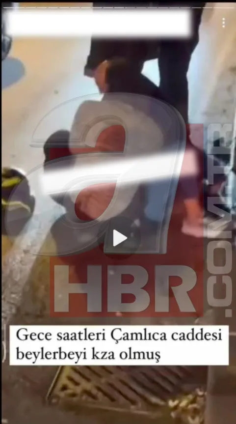 chpli-tutuncu-yine-fena-yakalandi-a-haber-tek-tek-yalanlarin-belgesini-acikliyor-1767541318946.jpg Kaza sonucu yola savrulan Hacı Resul Düzgün’e, bölgede yaşayan Mert Özbiçen’in ilk müdahaleyi yaptığı anlara ilişkin görüntülere ahaber.com.tr ulaştı. (Ekran görüntüsü)