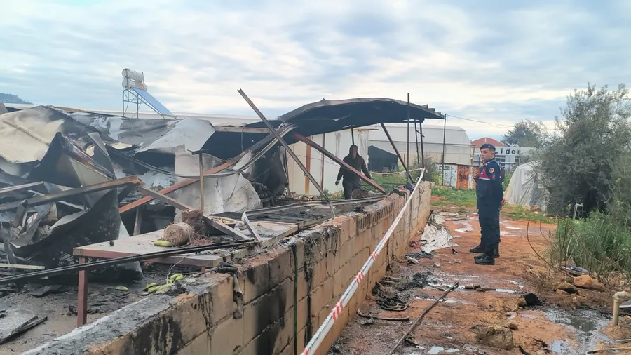 Antalya'da kahreden olay! Hamile anne ve 5 çocuğu yangında can verdi - 1
