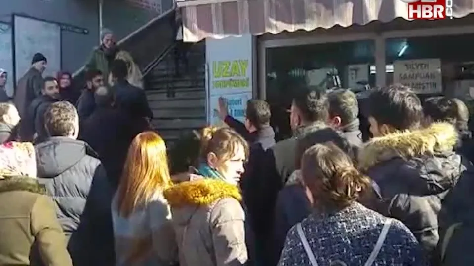 Ekrem İmamoğlu eleştiriyi hazmedemedi! Kadının üzerine yürüdü