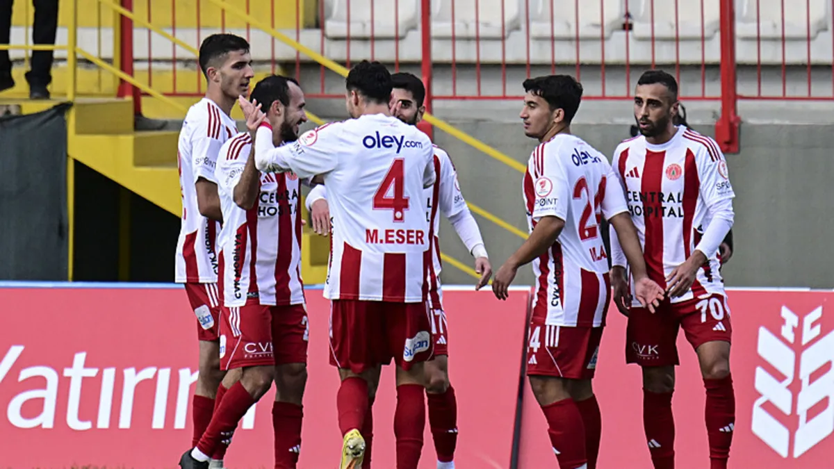 Central Hospital Ümraniyespor - E. Koleji Isparta 32 Spor maç sonucu: 3-2