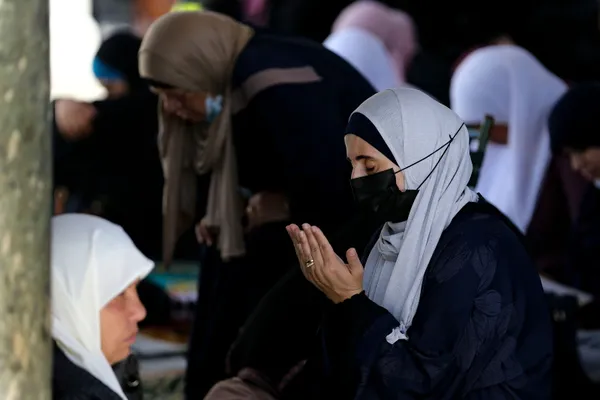 Mescid-i Aksa’da cuma namazı coşkusu!