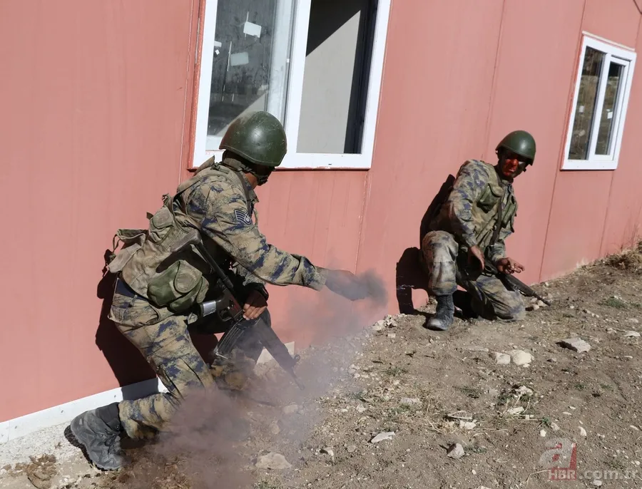 Isparta Eğirdir Dağ Komando Okulu ve Eğitim Merkezi Komutanlığı'nda zorlu eğitim 21