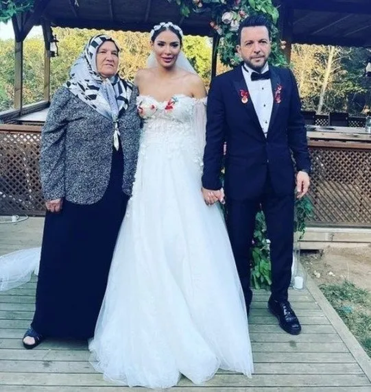 apar-topar-evlenen-nihat-dogan-batti-keske-bu-islere-girmeseyim-1667810506738.jpg Apar topar evlenen Nihat Doğan battı! “Keşke bu işlere girmeseyim” - 2