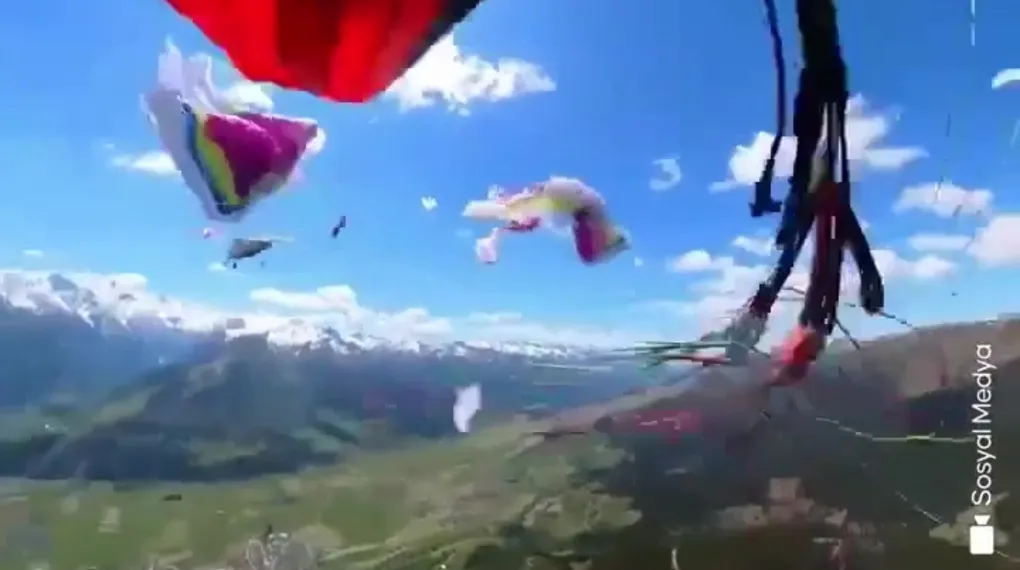 Gezi uçağı yamaç paraşütüne çarptı