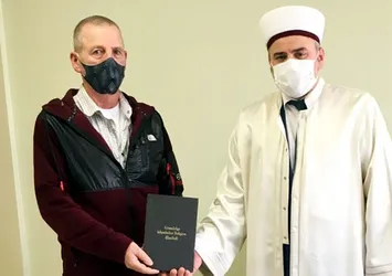 Alman vatandaşı Ramazan ayından etkilenip Müslüman oldu