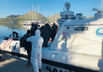 Marmaris'te 11 kaçak göçmen kurtarıldı