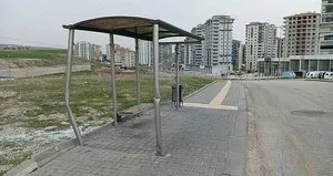 Durağa dalan otomobil 3 kişiyi ezdi! Yer: Ankara