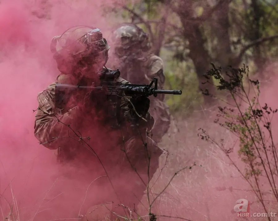 Türk ordusunun gururu SAS komandoları görüntülendi! 21