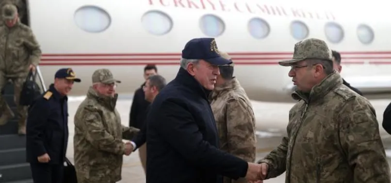 Milli Savunma Bakanı Hulusi Akar ve komuta kademesi Irak sınırında! Pençe-Kilit'te 480 terörist öldürüldü
