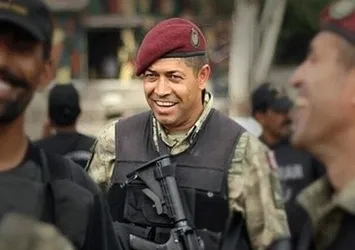 İyi ki doğdun 15 Temmuz kahramanı Ömer Halisdemir! Ben babamın en hüzünlü yanıyım ben babamın aslan kahramanıyım!