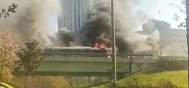İstanbul Beşiktaş’ta İETT otobüsü yandı! Aracın motoru alev aldı