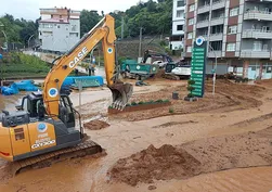 Rize'nin İyidere ve Pazar ilçelerinde sel ve su baskınları yaşandı