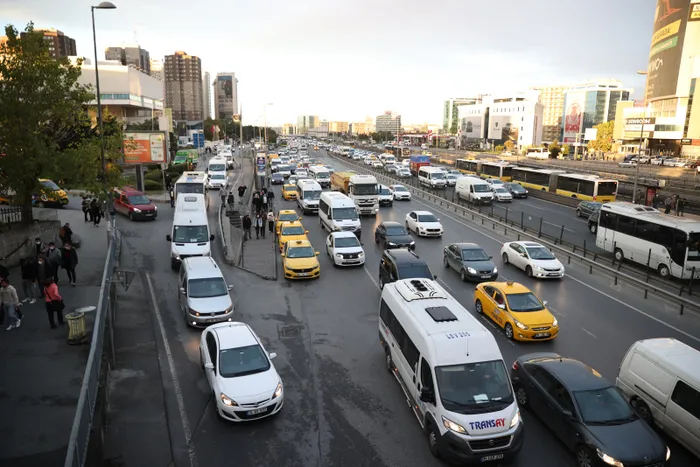 Son dakika: İstanbulluların sabah çilesi! Trafik yine kilit - 6