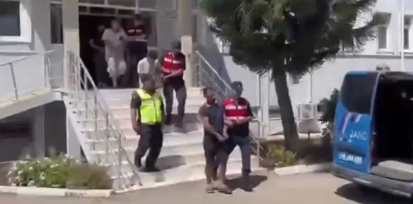 icisleri-bakani-ali-yerlikaya-19-gocmen-kacakciligi-organizatoru-yakalandi-1693138016414.jpg İçişleri Bakanı Ali Yerlikaya: 19 göçmen kaçakçılığı organizatörü yakalandı - 1