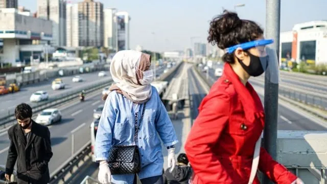 Koronavirüsün belirtisi olan boğaz ağrısıyla ilgili hastaneye başvurular arttı - 1