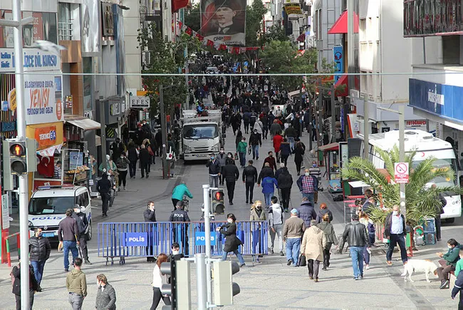 Prof. Dr. Tevfik Özlü'den maske açıklaması: Karbondioksit birikmesine yol açmıyor - 4