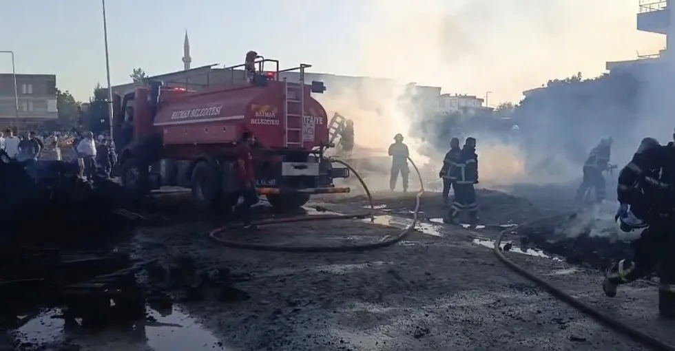 Alevler evleri tehdit etti! Sason'da ekiplerin ve bölge halkının seferber olduğu yangın yerleşim alanlarına ulaşmadan söndürüldü - 2