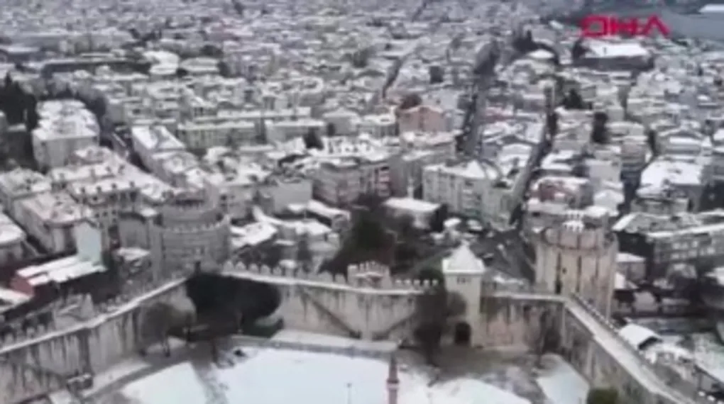 Kar yağışı megakenti etkisi altına aldı