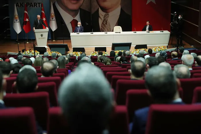 sabah-gazetesi-yazari-mahmut-ovur-5-market-gida-terorunu-tetikliyor-1649275641444.jpg Sabah Gazetesi Yazarı Mahmut Övür: 5 market gıda terörünü tetikliyor - 6