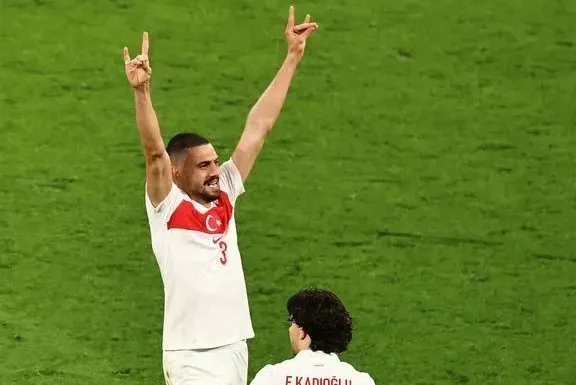 UEFA’dan Merih Demiral hakkında skandal soruşturma! Alman bakanın yaptırım çağrısına Türkiye’den tokat gibi yanıt! Jet hamle...