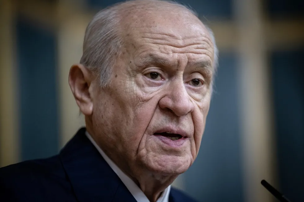 mhp-lideri-bahceli-abye-sert-sozler-haddinizi-bilin-ayaginizi-denk-alin-1782202249939.jpeg MHP lideri Bahçeli AB'ye sert sözler: Haddinizi bilin ayağınızı denk alın - 3