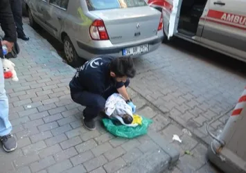 İstanbul Avcılar'daki çöp konteynerinde yeni doğmuş bebek bulundu