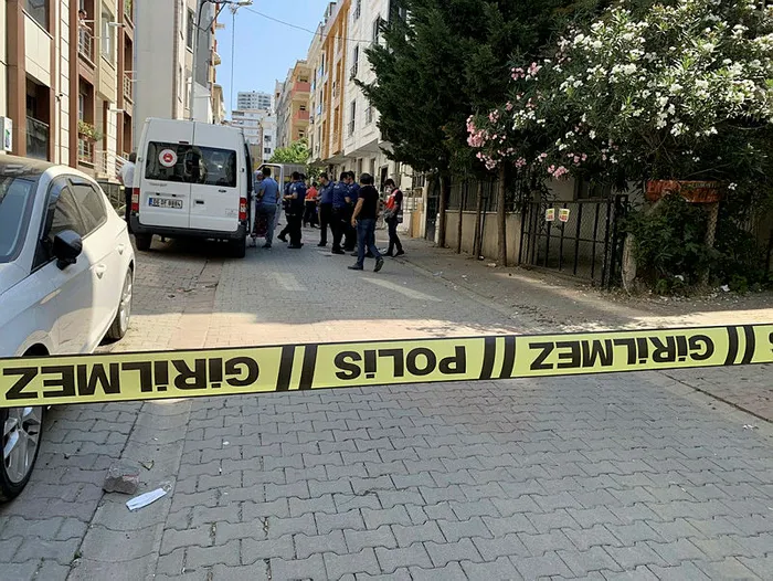 İstanbul’da eski koca dehşeti: Sokakta kadına kurşun yağdırdı - 1