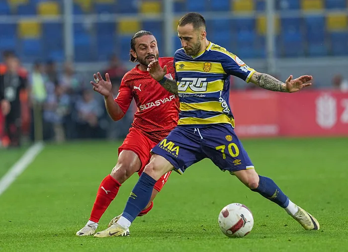 İşte Süper Lig’de küme düşen takımlar! Pendikspor için milyonda bir ihtimal...