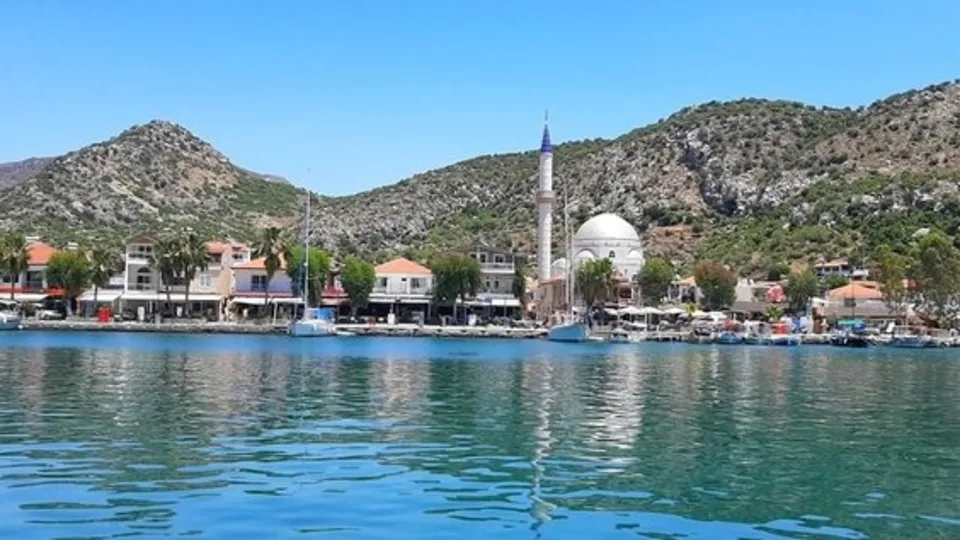 Vatandaş CHP'li belediyeye isyan etti: Yakında deniz suyu içeceğiz! O ada kaderine terk edildi