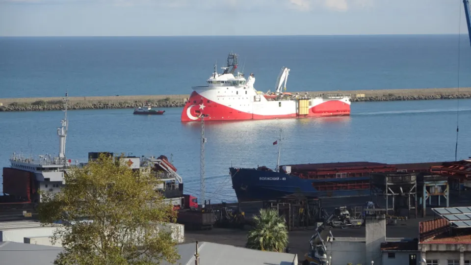 Barbaros Hayrettin Paşa sismik araştırma gemisi Trabzon Limanı'na geldi