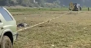 Pikniğe giderken bataklığa saplandılar