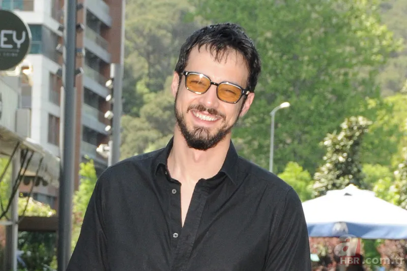 Güzel annenin yakışıklı oğlu: İşte Mert Yazıcıoğlu'nun genetik mirası 1