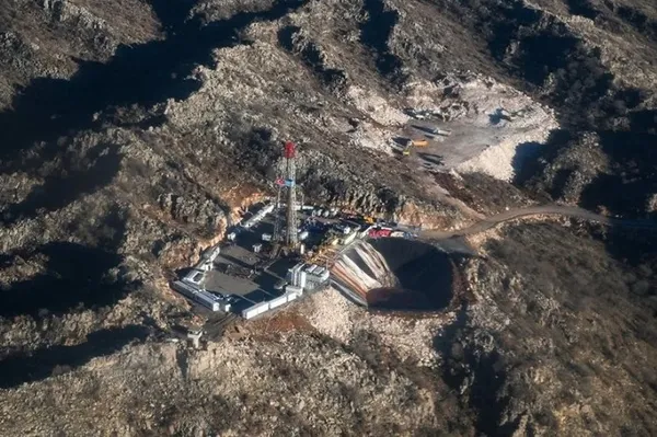 turkiyeden-yerli-petrol-hamlesi-2-sende-100-kuyu-acilacak-1700634393924.jpg Türkiye’den petrol hamlesi! Gözler o tarihe çevrildi - 5