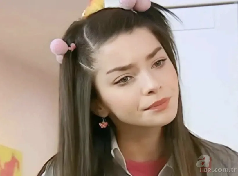 Merve Boluğur'dan şaşırtan fotoğraf! Takipçileri yorum yağmuruna tuttu! Kolye detayı... 7