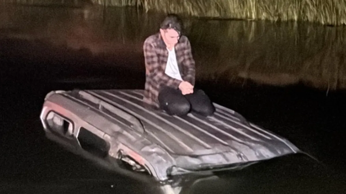 Erzurum'da feci kaza! Araç nehre düştü: Sürücü son anda kurtarıldı