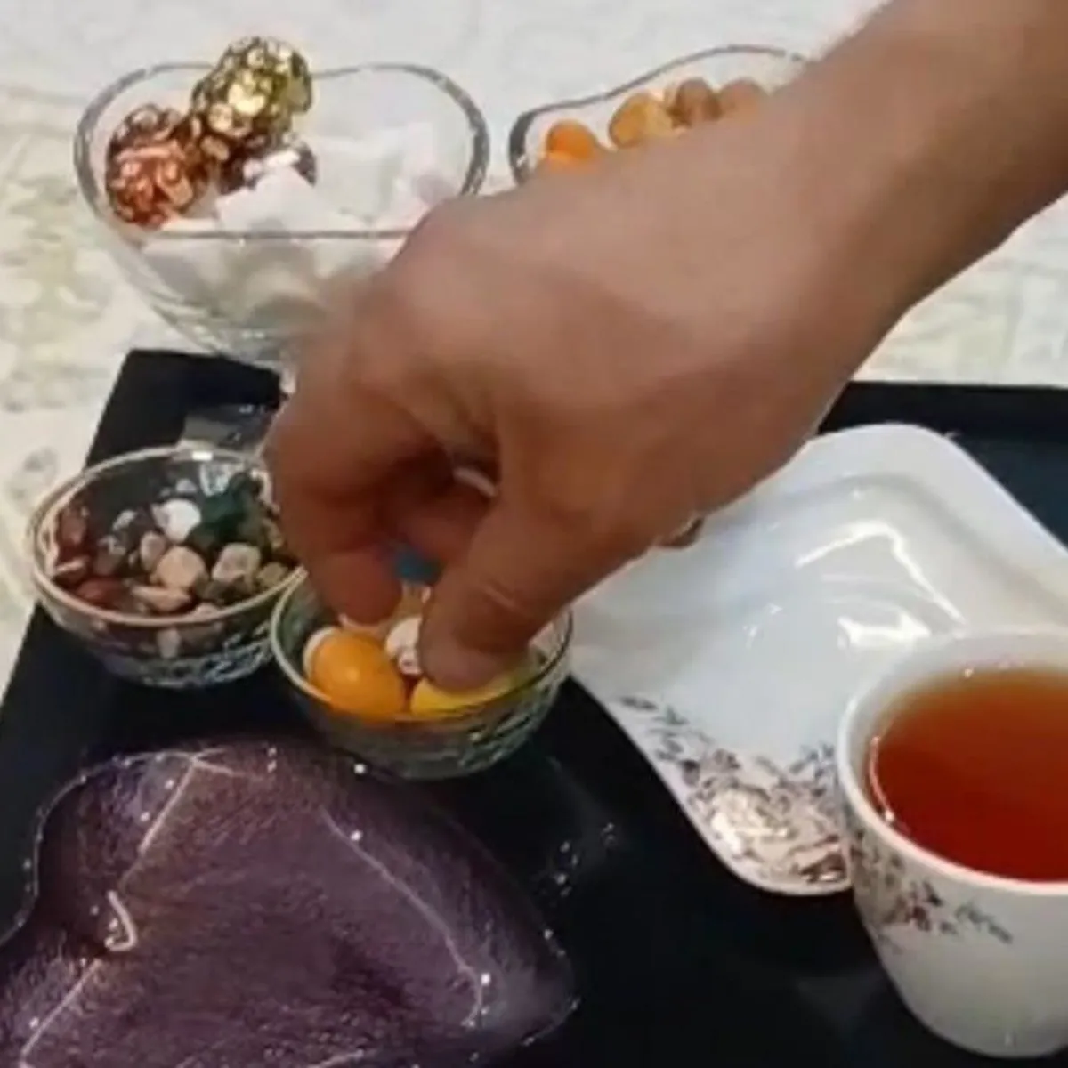 Görenler gözlerine inanamadı! Leblebi paketinden çıktı