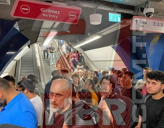 istanbullu-vatandas-yine-magdur-metro-arizalandi-yolcular-raylarda-yurudu-1689268031119.jpg İstanbullu vatandaş yine mağdur! Metro arızalandı yolcular raylarda yürüdü | İBB'li yetkililerden basına engel: Rezaleti önlemeye çalıştılar - 10
