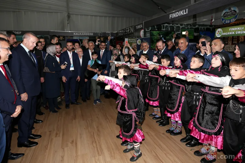 Başkan Erdoğan, Rize Tanıtım Günleri stantlarını tek tek ziyaret etti 14