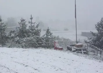 Kastamonu'da mayıs ayında kar sürprizi! Her yer beyaza büründü