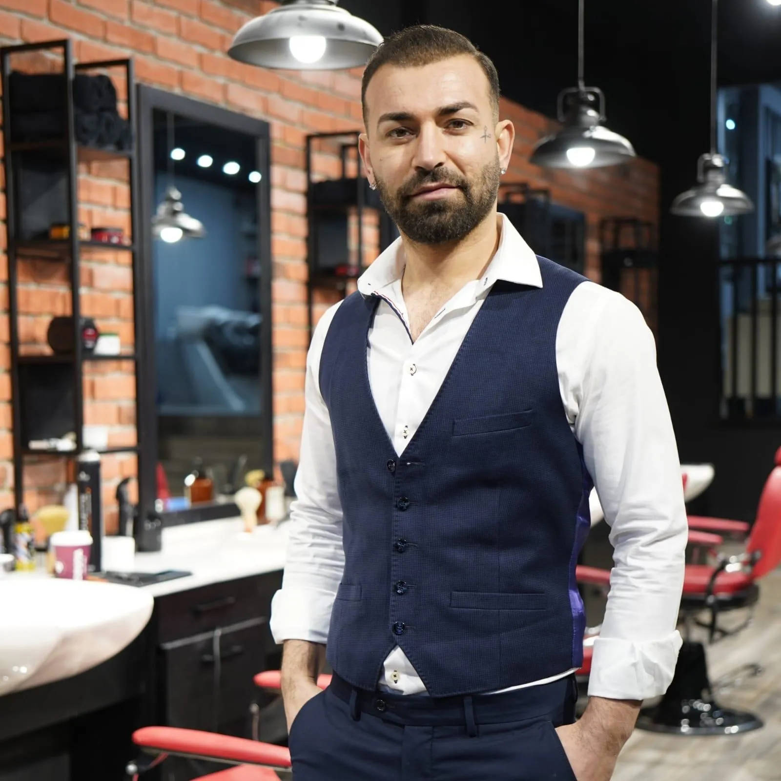 Yıldız futbolcuların berberi Şenol Erdoğan kimdir?