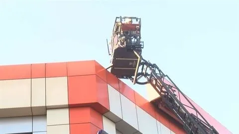 1710743078972.jpeg İstanbul'da ham madde deposunda korkutan yangın! Mahsur kalan işçiler son anda kurtarıldı - 1