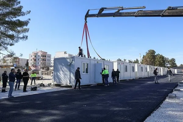 Deprem yardımları tepki çeken dev şirketlere önemli çağrı: 250 bin depremzede konutları için katkıda bulunun