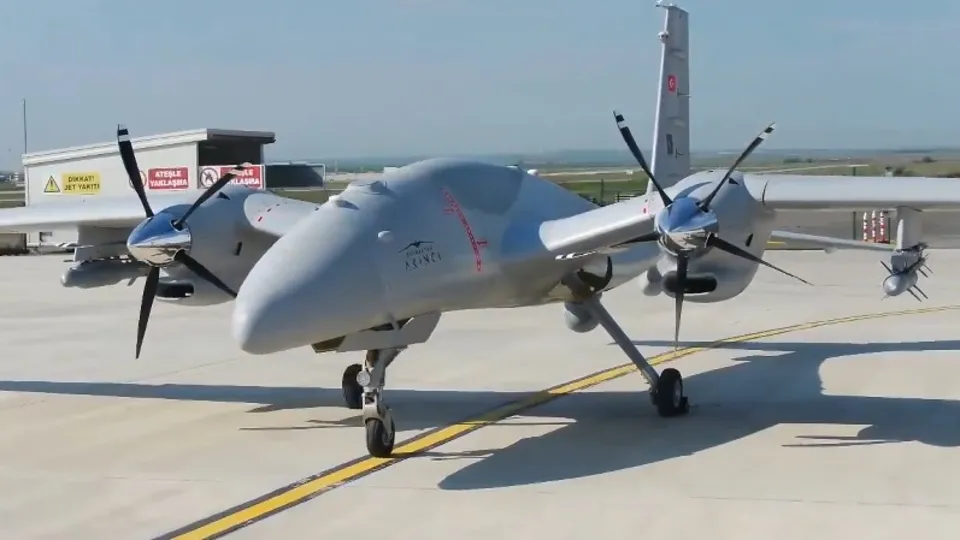 Baykar Teknik Müdürü Selçuk Bayraktar’dan AKINCI TİHA paylaşımı: Atalım dedin de mühimmat mı yok dedik