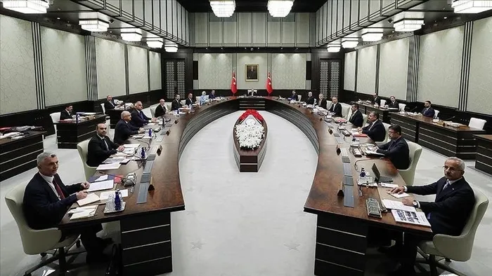 kabine-uyelerinden-baskan-erdogana-tebrik-1723319277794.jpeg Kabine üyelerinden Başkan Erdoğan'a tebrik! Görevinin 10'uncu yılını... - 1