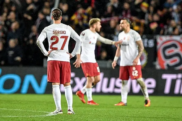 galatasarayda-sergio-oliveira-krizi-besiktas-derbisi-oncesi-sok-1709443437759.jpeg Galatasaray'da Sergio Oliveira krizi! Beşiktaş derbisi öncesi şok - 4