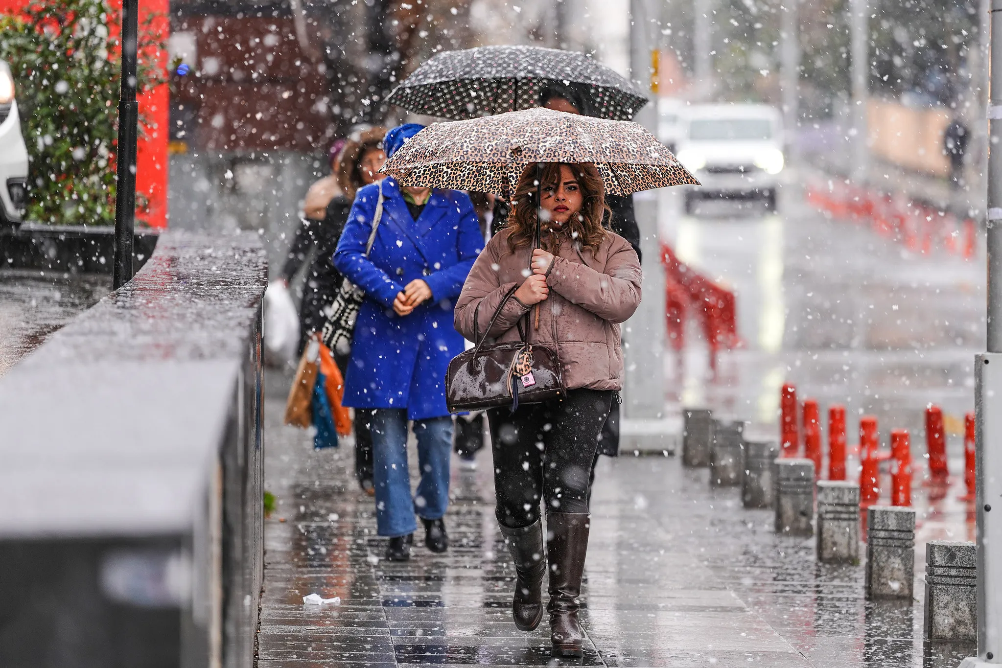İstanbul’da poyraz sert esecek! Meteoroloji'den 29 il için sarı alarm: Kar, fırtına, sağanak...