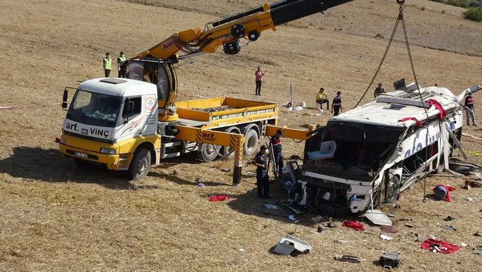 Son dakika: Balıkesir’de 15 kişinin öldüğü otobüs kazasında şoke eden iki iddia!